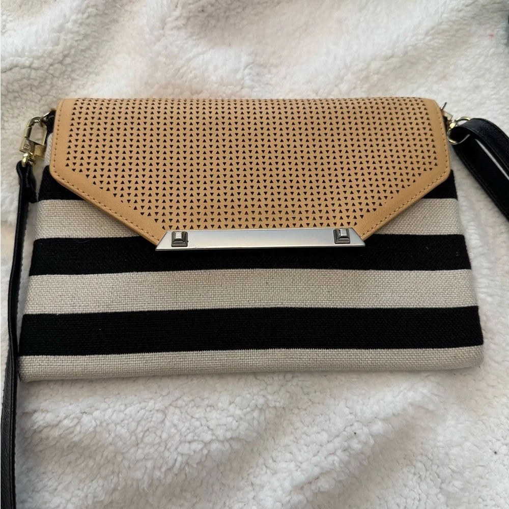 Stella & Dot Convertible Envelope Crossbody - Picture 2 of 8